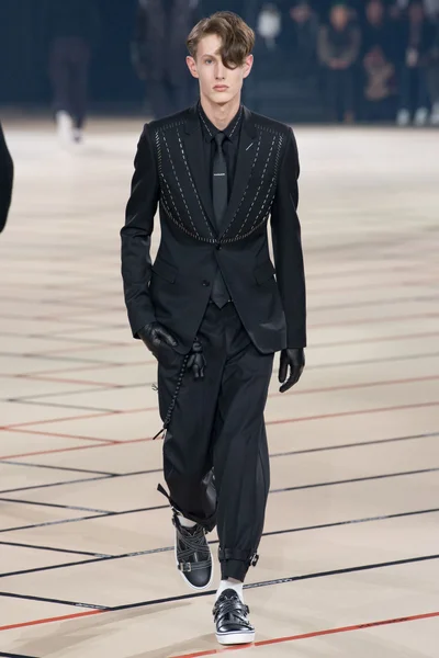 Look 13